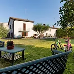 Apartamento Guesthost - Borgo Santa Lucia With Private Parking & Garden *