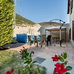 Guesthost - Borgo Santa Lucia With Private Parking & Garden Apartamento *