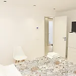 Guesthost - Borgo Santa Lucia With Private Parking & Garden 아파트 구비오