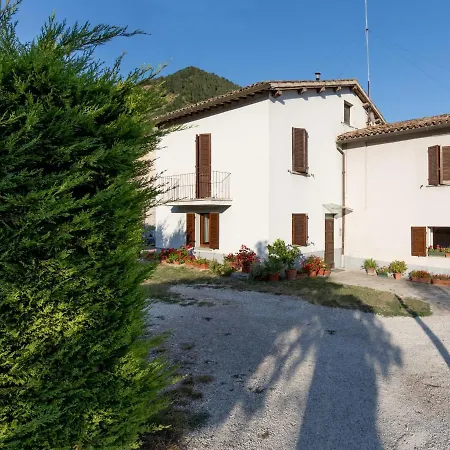 Guesthost - Borgo Santa Lucia With Private Parking & Garden Daire *