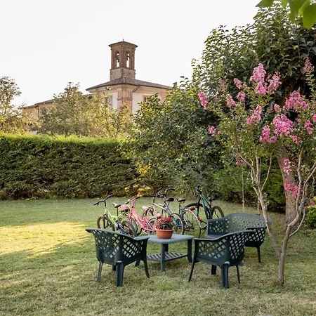 Daire Guesthost - Borgo Santa Lucia With Private Parking & Garden