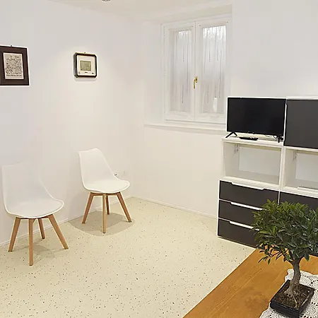 Guesthost - Borgo Santa Lucia With Private Parking & Garden * Gubbio