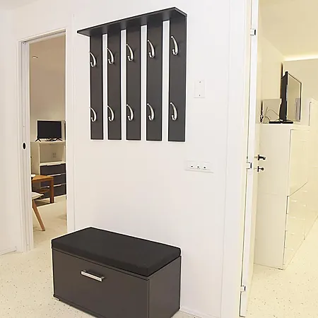 Guesthost - Borgo Santa Lucia With Private Parking & Garden *