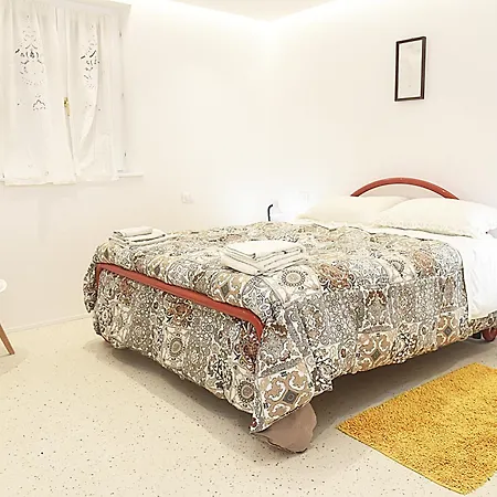 Guesthost - Borgo Santa Lucia With Private Parking & Garden Apartamento